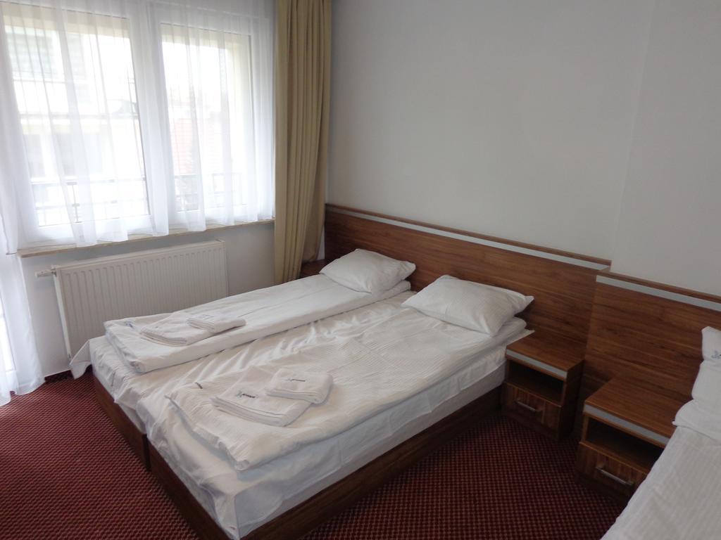 Bed and Breakfast Adamar Jastrzębia Góra Exterior foto